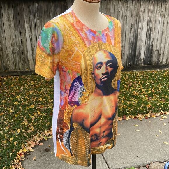 Tupac Amaru T-Shirt Awa Merch 2014 Men's size Large - Picture 3 of 9